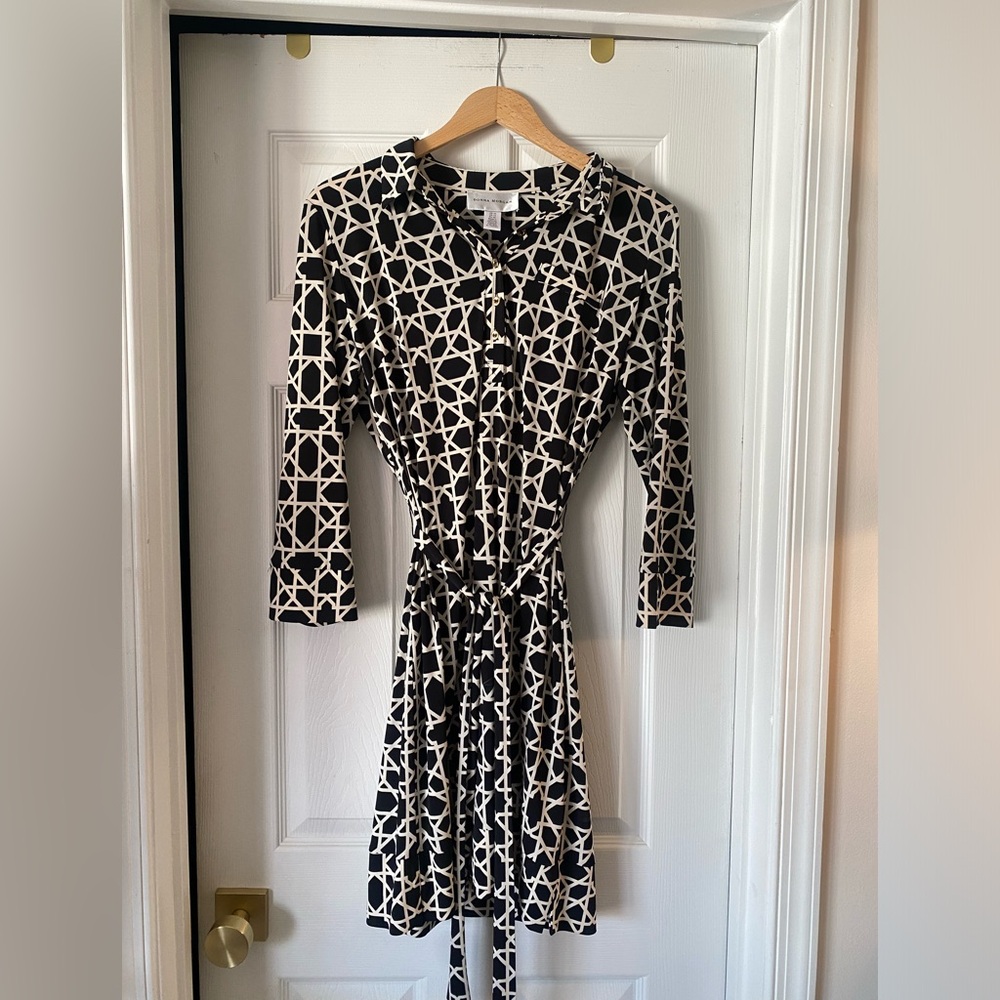 Donna Morgan - Black and White Geometric Shirt Dress - Sz 10